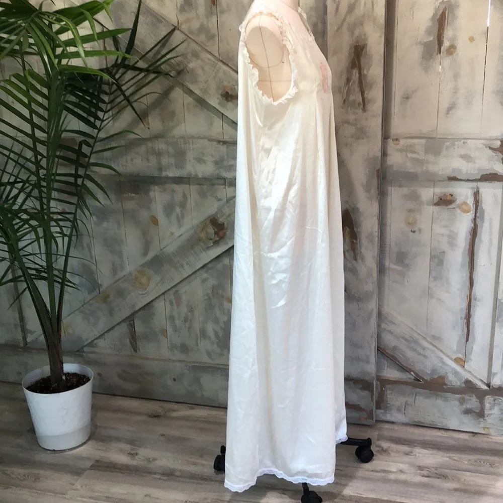 Vintage Eleanor Beard ruffled satin nightgown - Picture 4 of 9